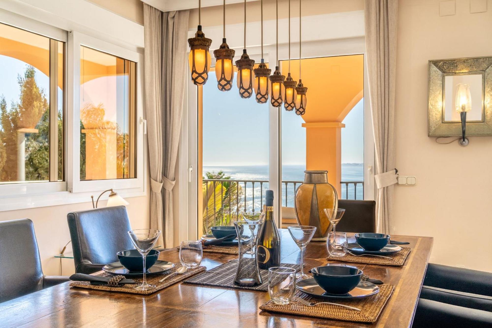 Beachside Villa With Panoramic Sea Views Benalmadena Exterior photo