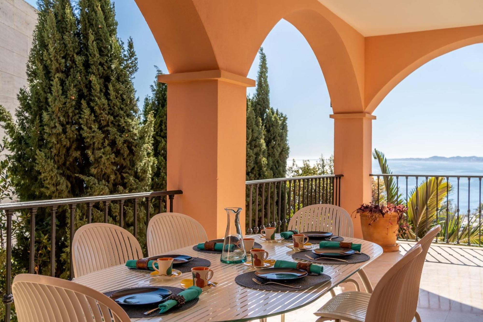 Beachside Villa With Panoramic Sea Views Benalmadena Exterior photo