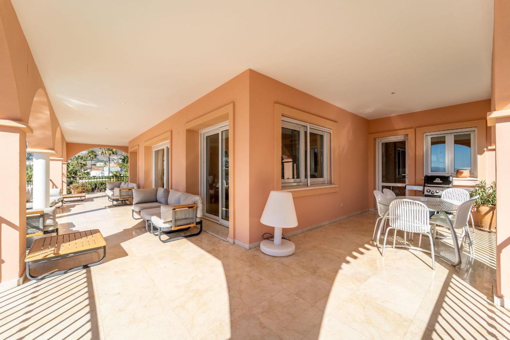 Beachside Villa With Panoramic Sea Views Benalmadena Exterior photo