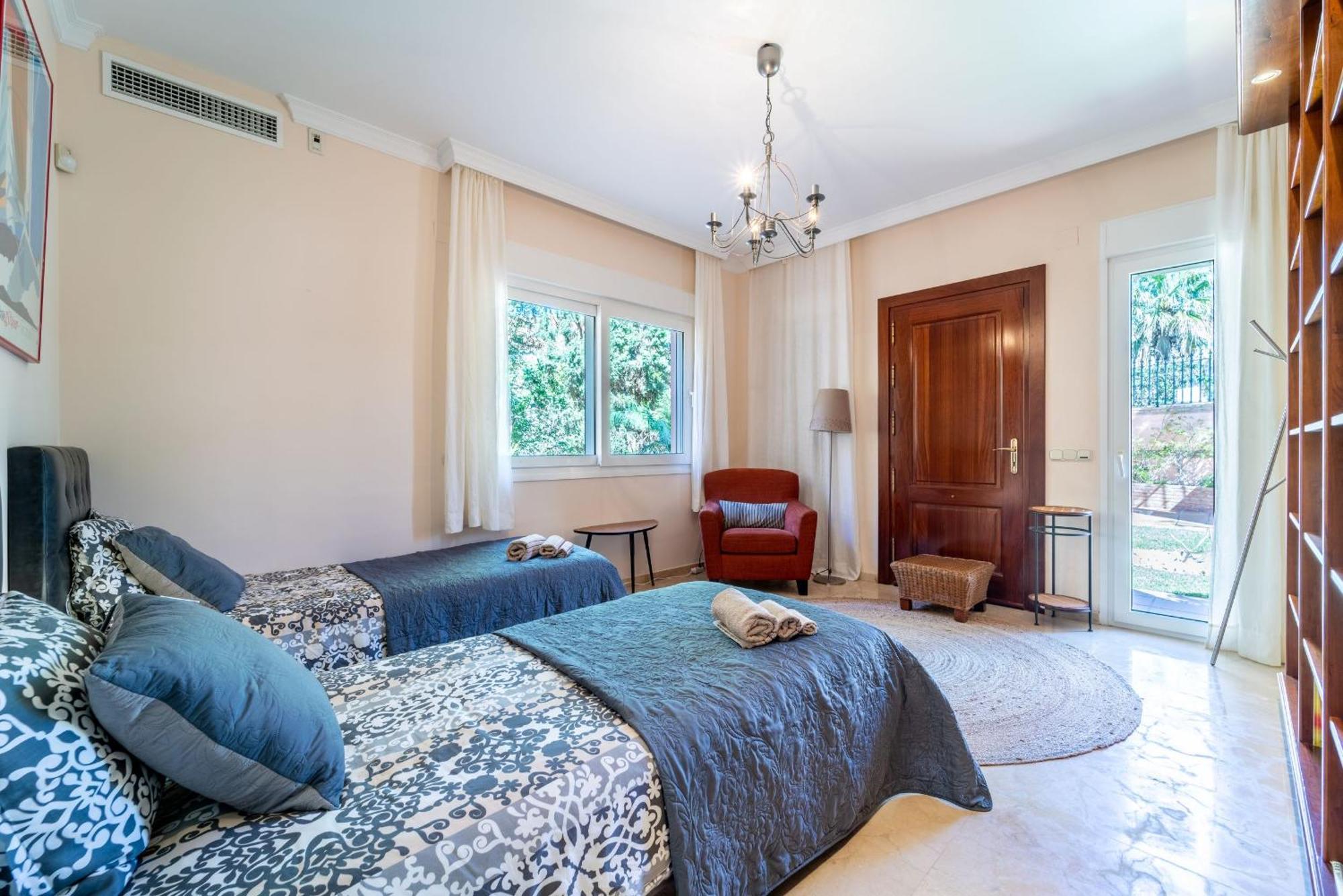 Beachside Villa With Panoramic Sea Views Benalmadena Exterior photo